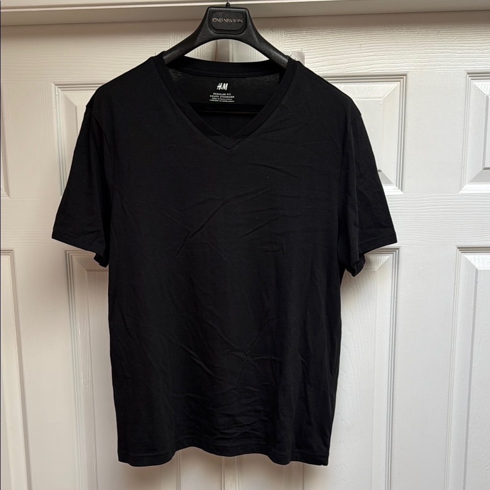 H&M Men's Classic Black V-Neck Tee
